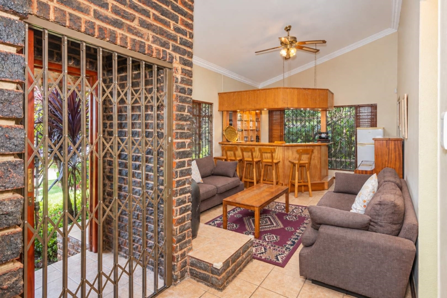 5 Bedroom Property for Sale in Schoemansville North West